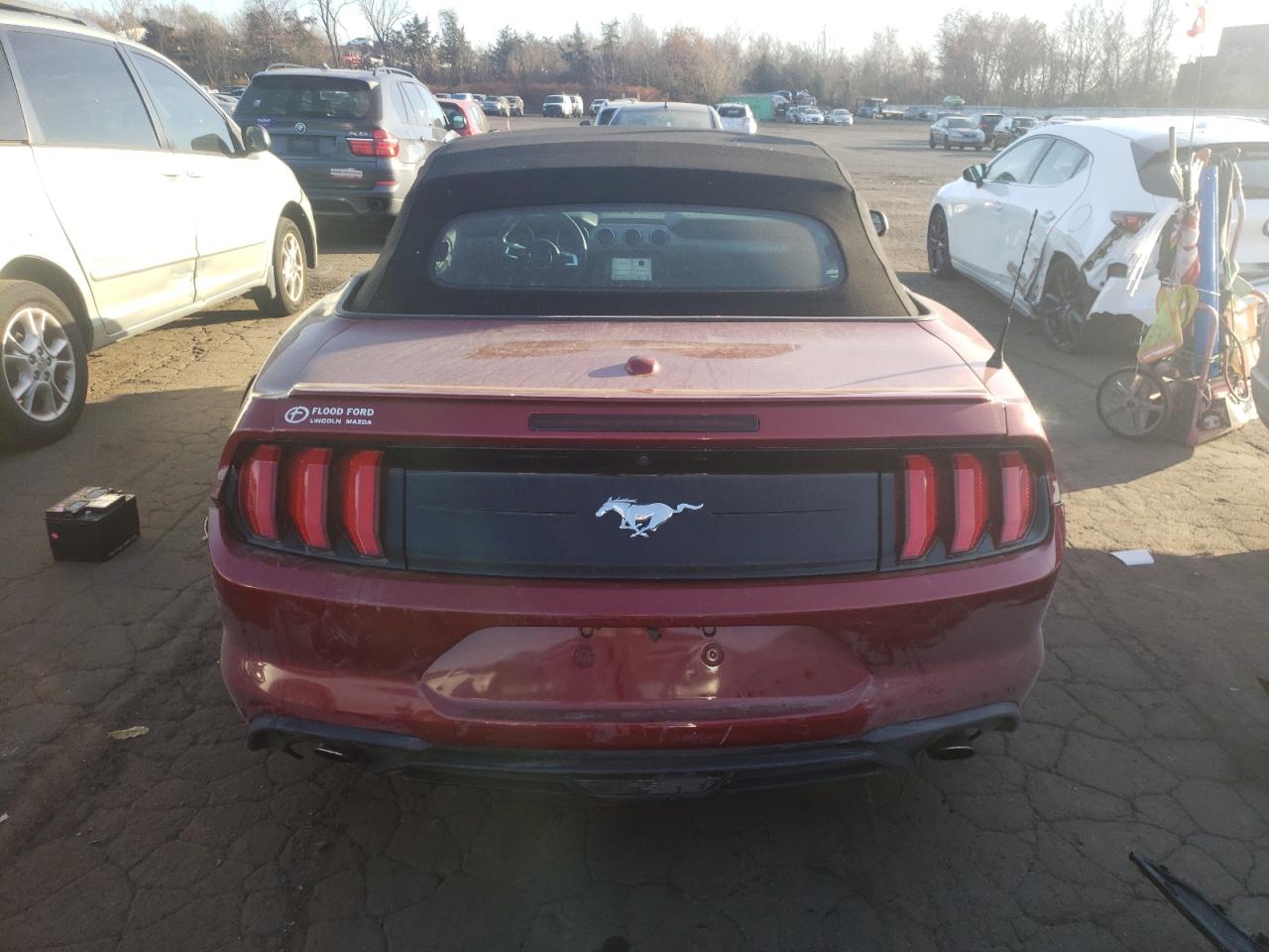 2018 Ford Mustang VIN: 1FATP8UH2J5110498 Lot: 79481054