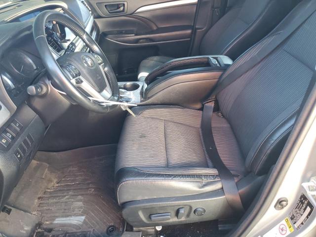  TOYOTA HIGHLANDER 2017 Серебристый