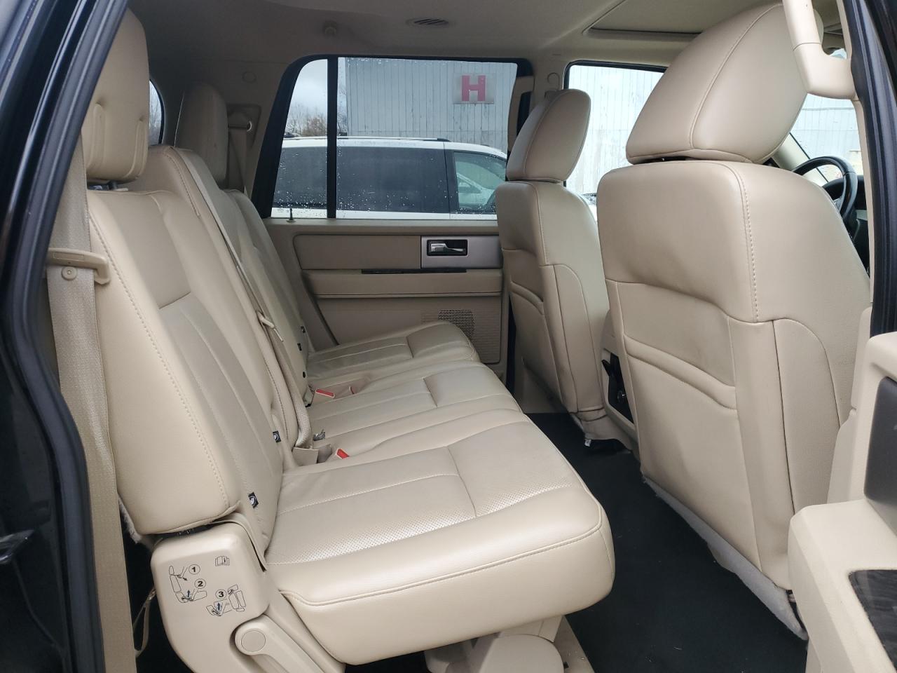 2017 Ford Expedition - Image 11