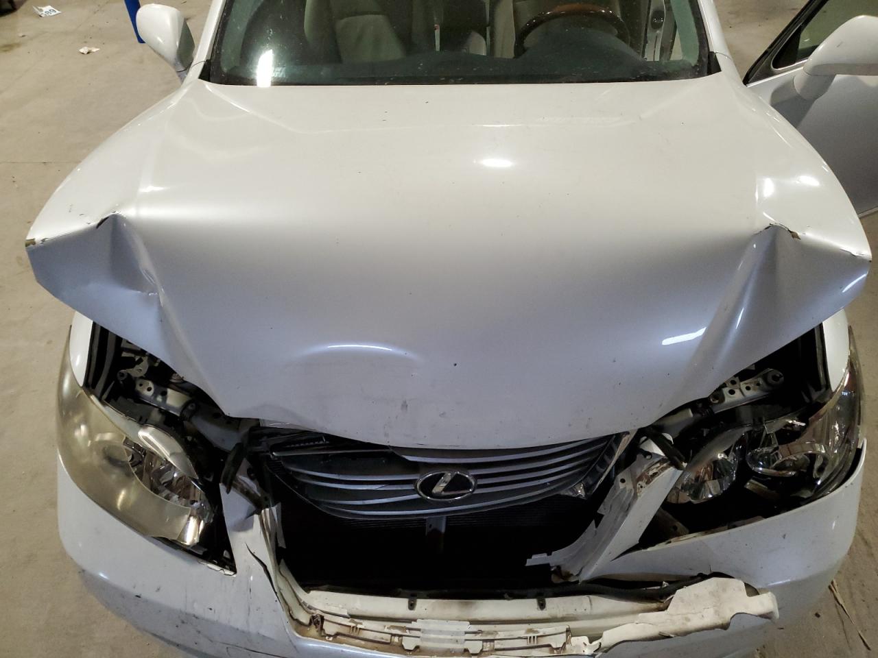 2009 Lexus ES - Image 11