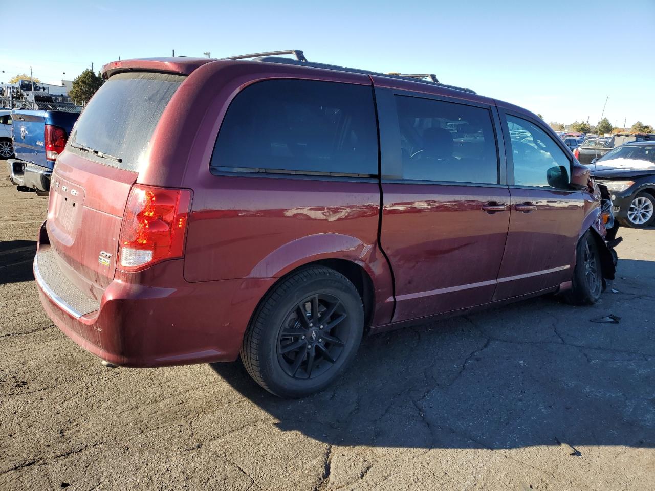 2019 Dodge Caravan - Image 3
