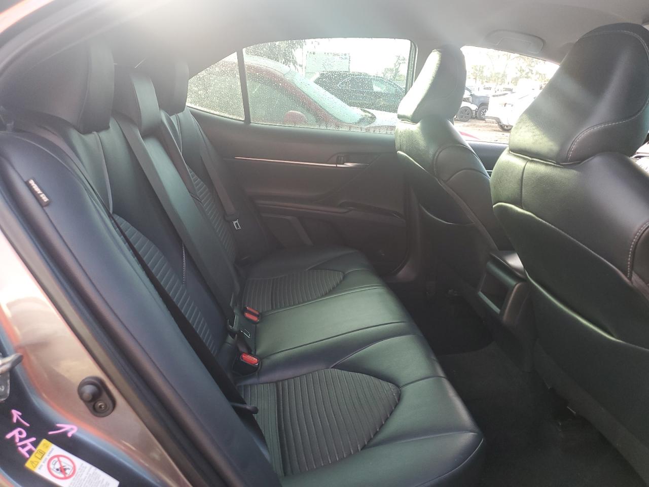 2019 Toyota Camry - Image 10