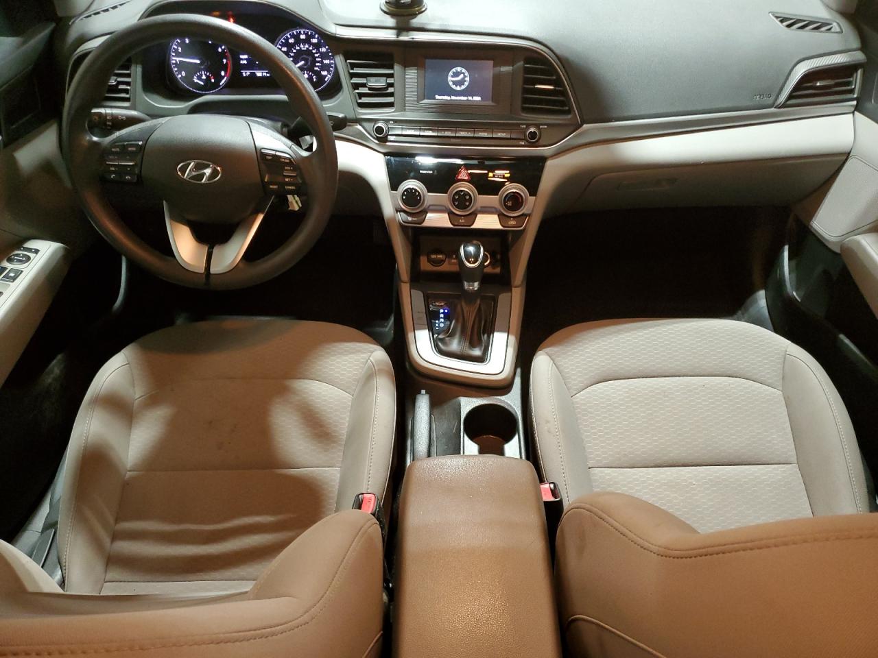 2019 Hyundai Elantra - Image 8