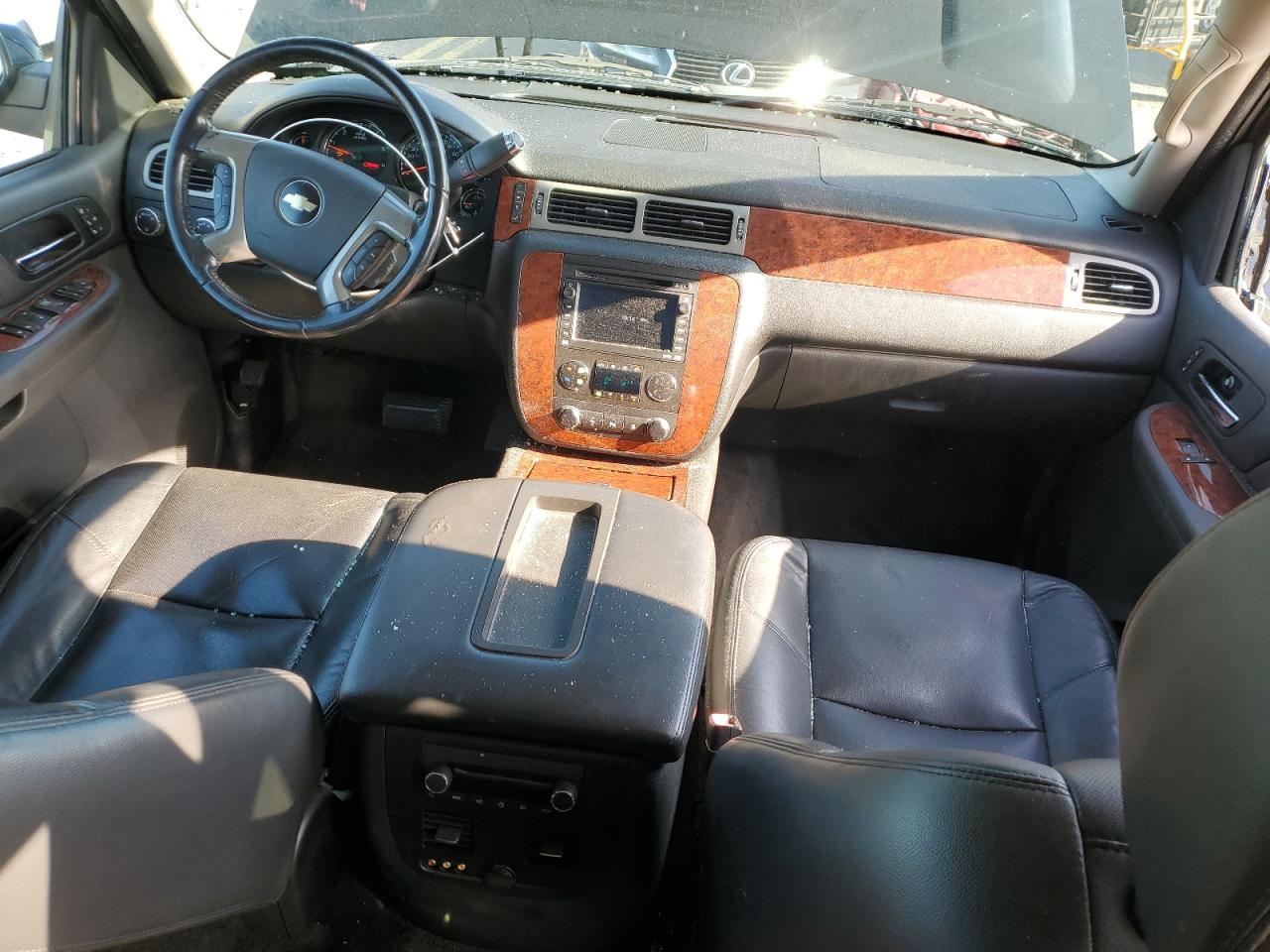 2009 Chevrolet Avalanche - Image 8