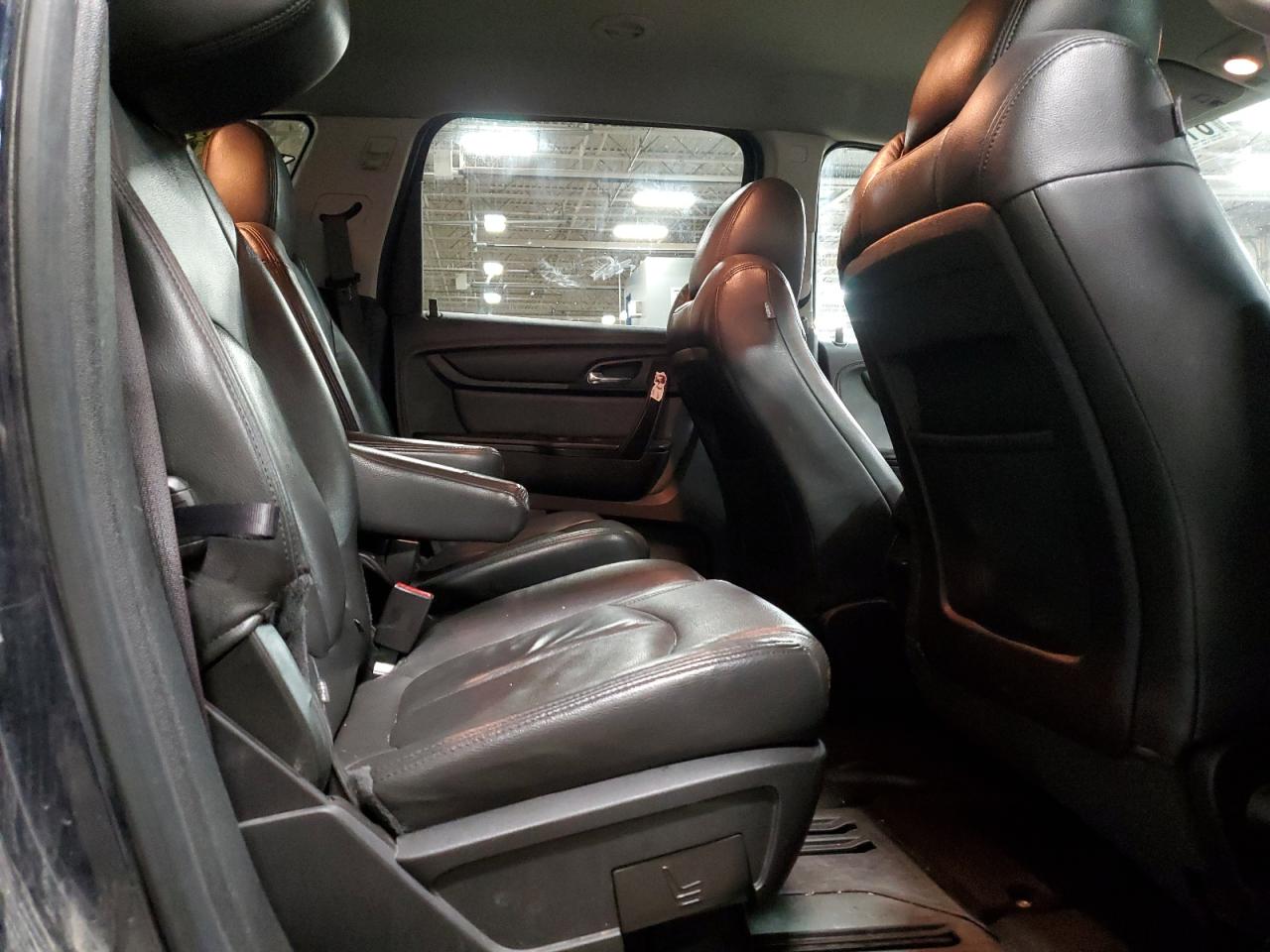 2015 Chevrolet Traverse - Image 11
