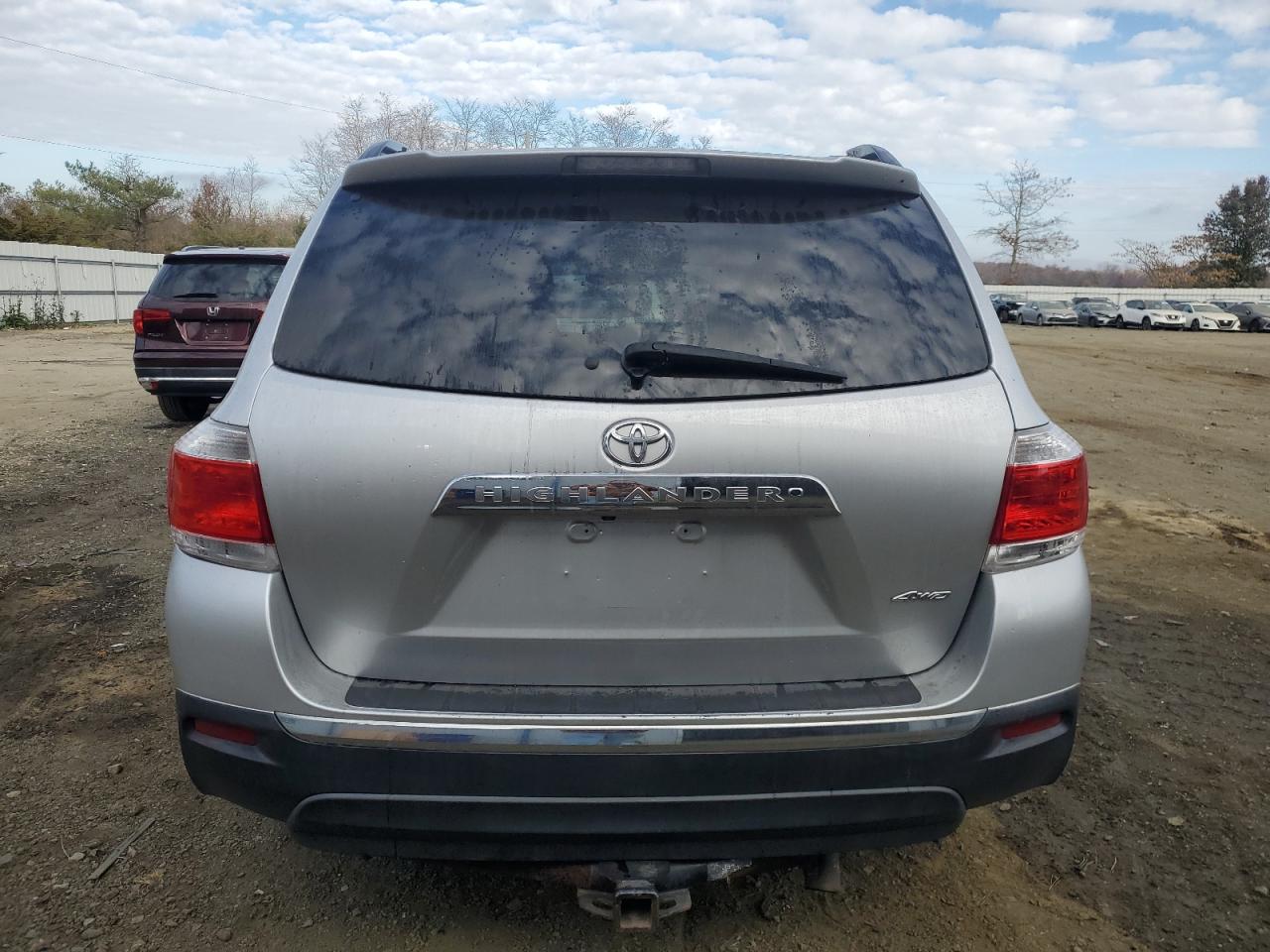 VIN 5TDBK3EH2DS218253 2013 TOYOTA HIGHLANDER no.6