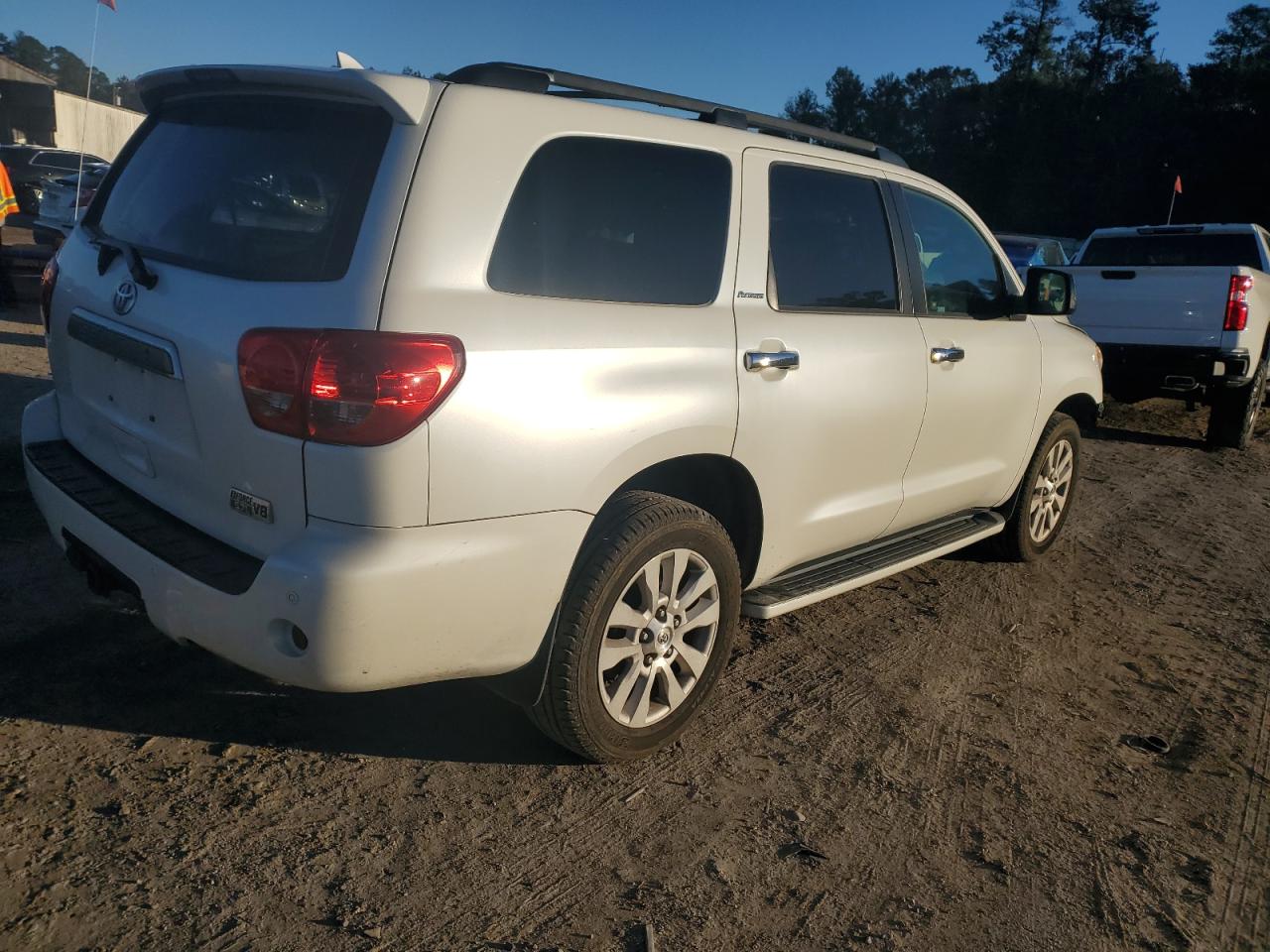 VIN 5TDYY5G11DS049783 2013 TOYOTA SEQUOIA no.3