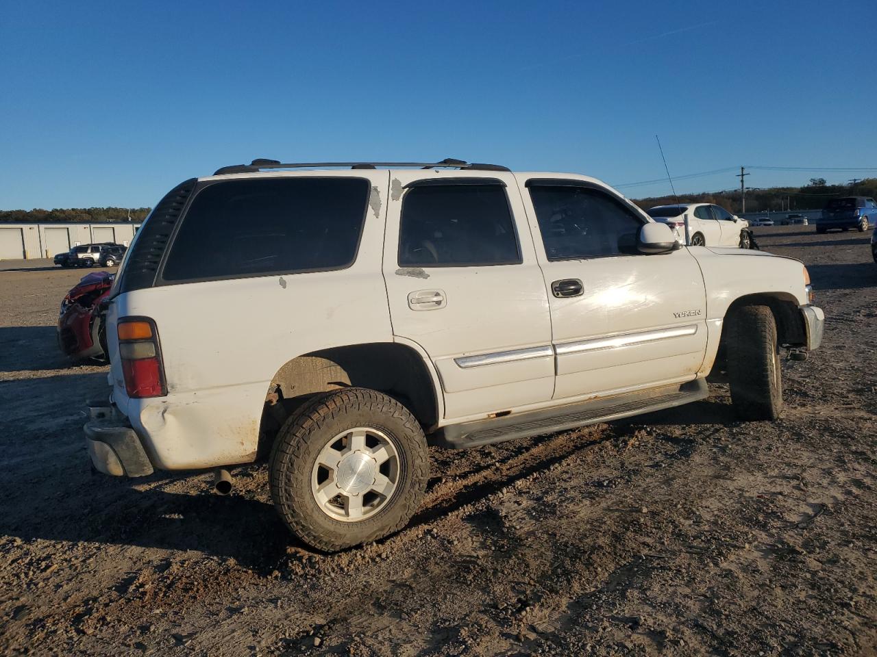 2004 GMC Yukon - Image 3