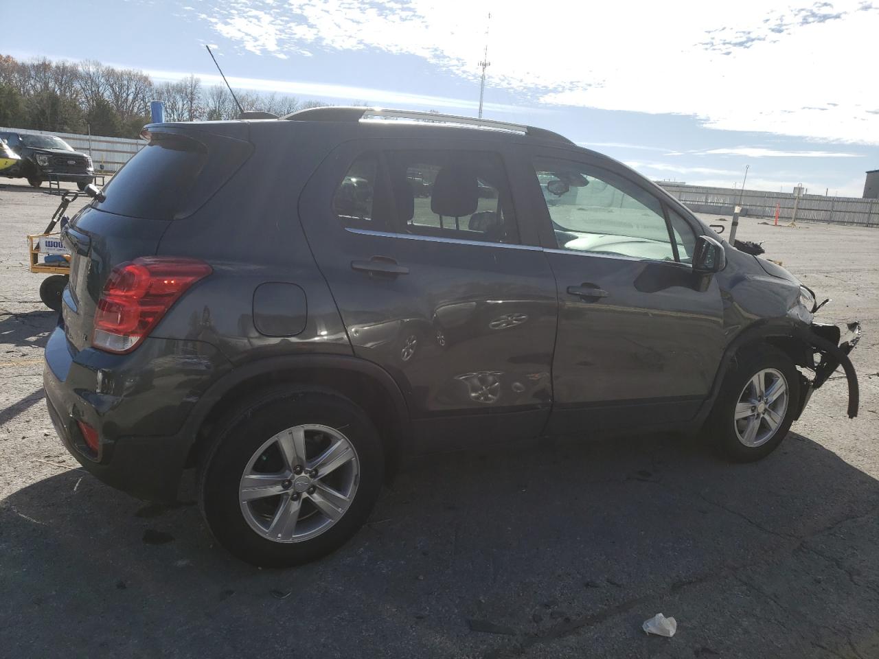 VIN 3GNCJLSB8KL387064 2019 CHEVROLET TRAX no.3