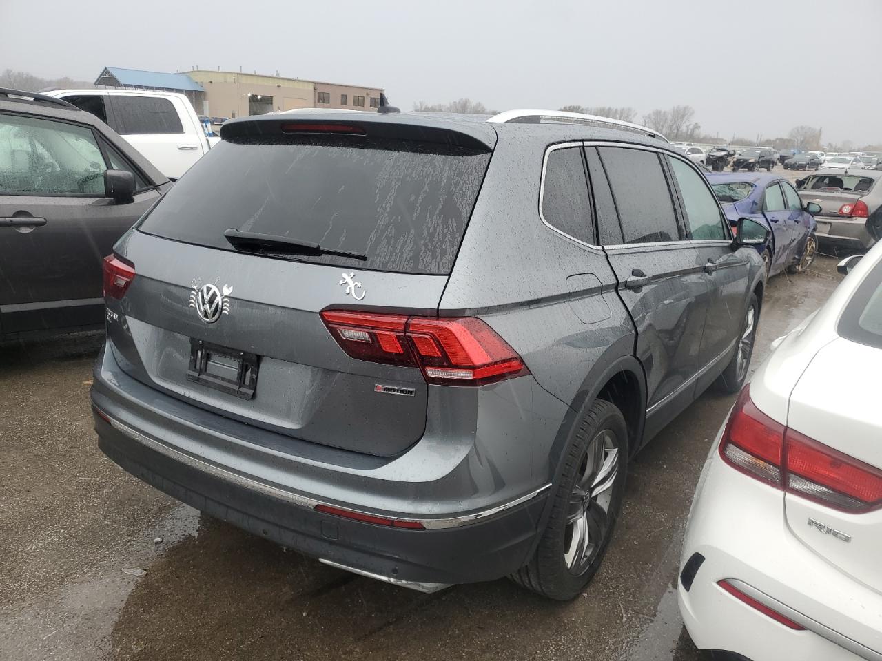 2021 Volkswagen Tiguan - Image 3
