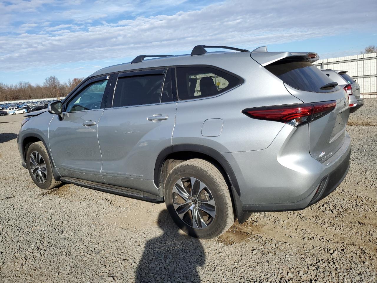 2021 Toyota Highlander - Image 2