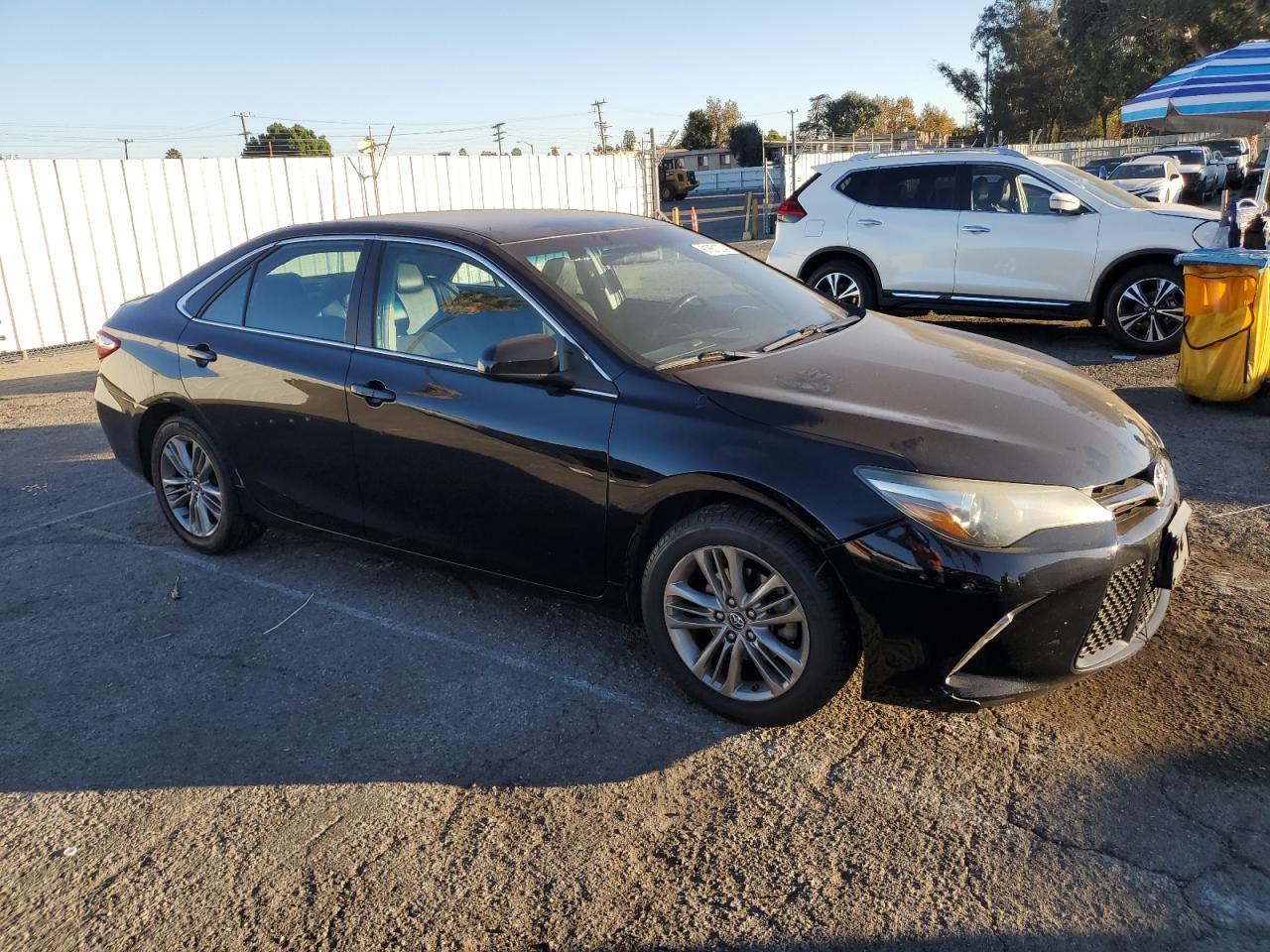 VIN 4T1BF1FK4HU763337 2017 TOYOTA CAMRY no.4