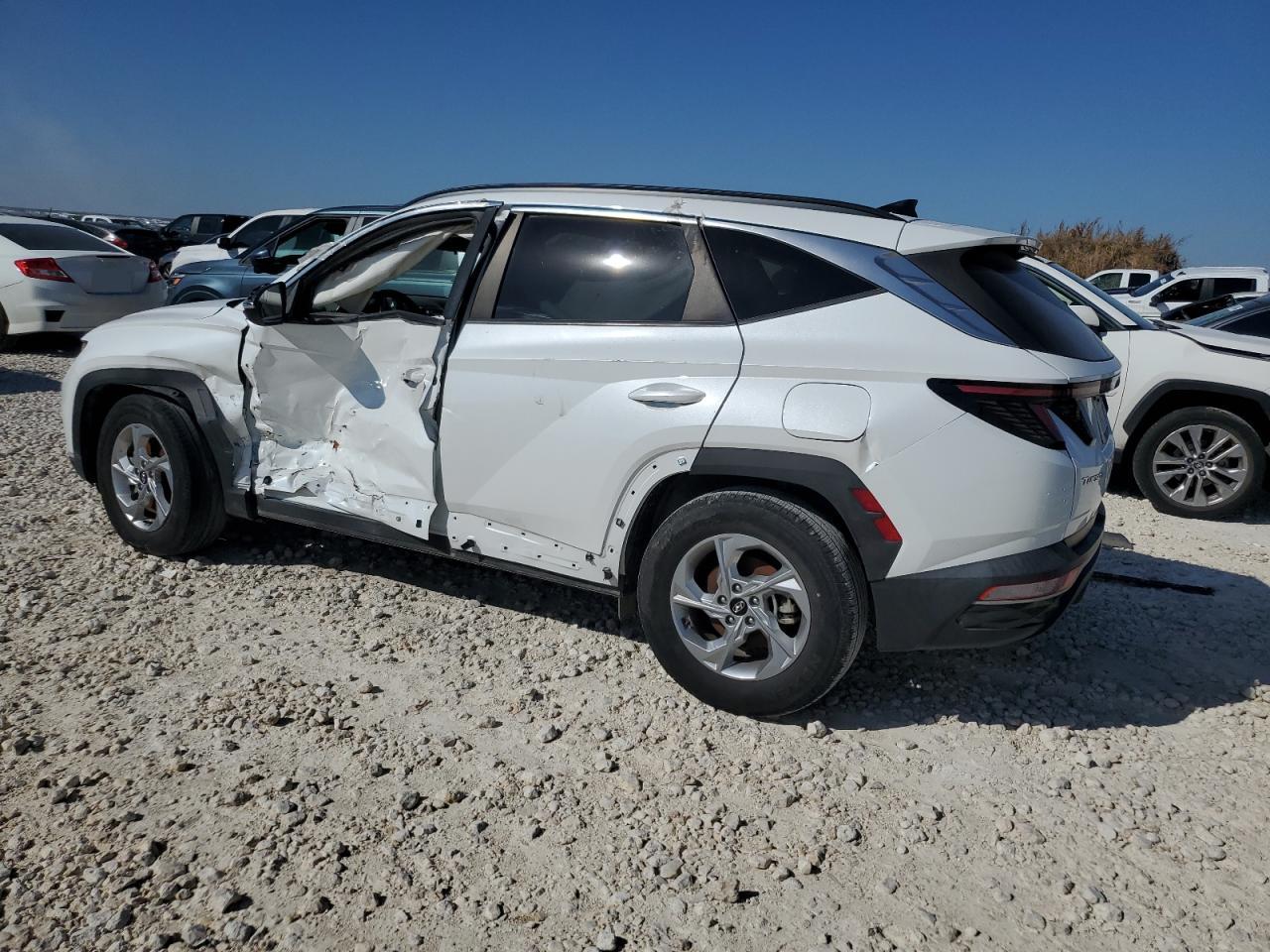 2022 Hyundai Tucson - Image 2