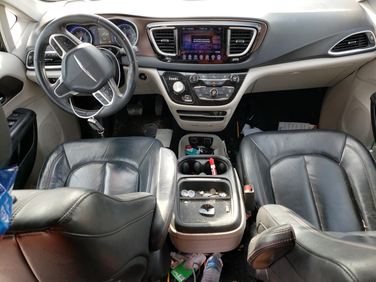 2017 Chrysler Pacifica - Image 8