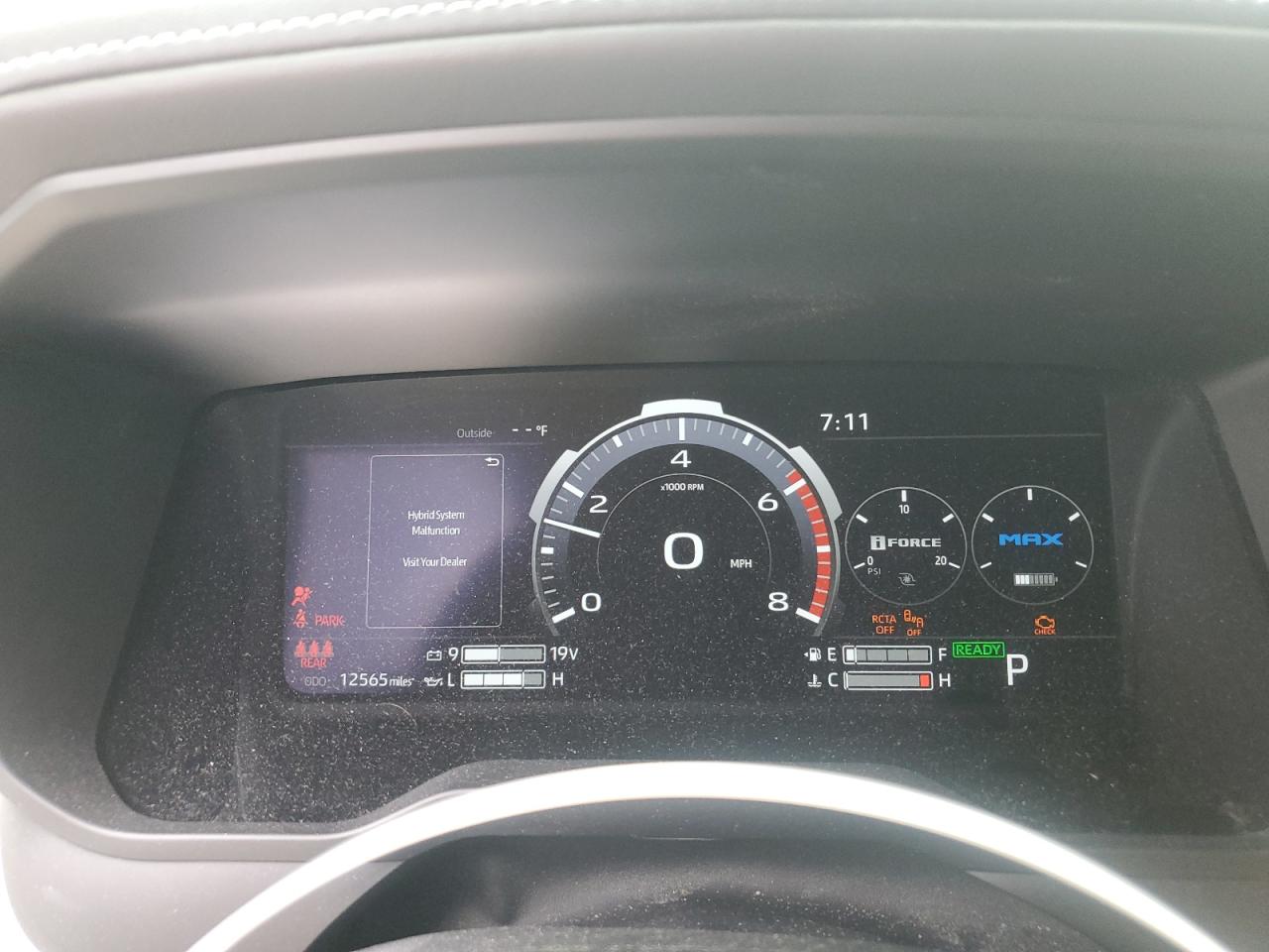 2023 Toyota Tundra - Image 9