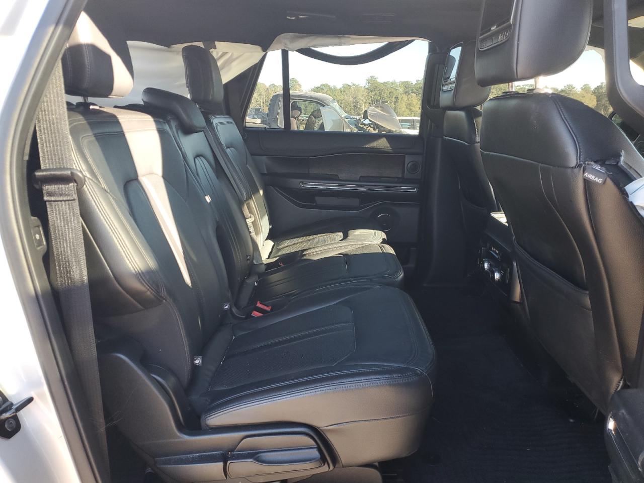 2018 Ford Expedition - Image 12