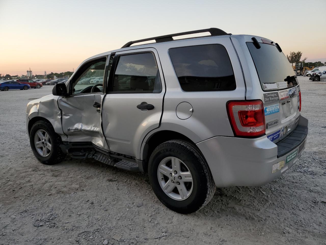2010 Ford Escape - Image 2