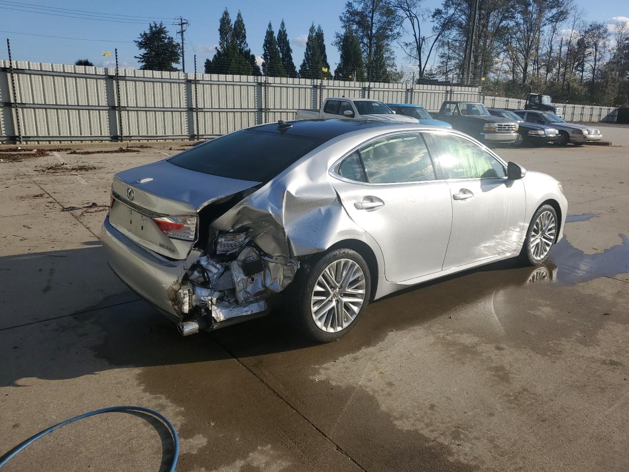 2014 Lexus ES - Image 3