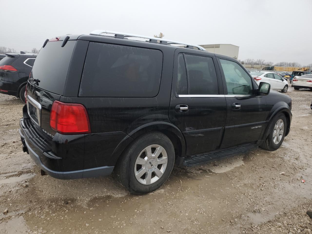 2005 Lincoln Navigator - Image 3