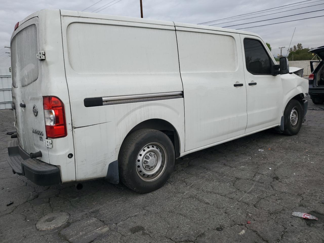 VIN 1N6AF0KY9JN815711 2018 NISSAN NV no.3