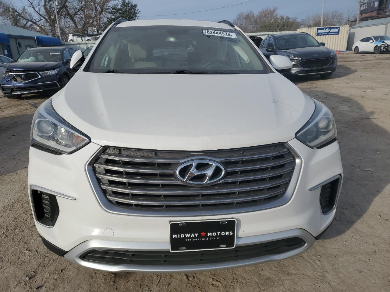 2018 Hyundai Santa Fe - Image 5