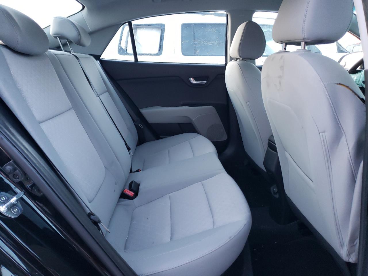 2020 Kia Rio - Image 10