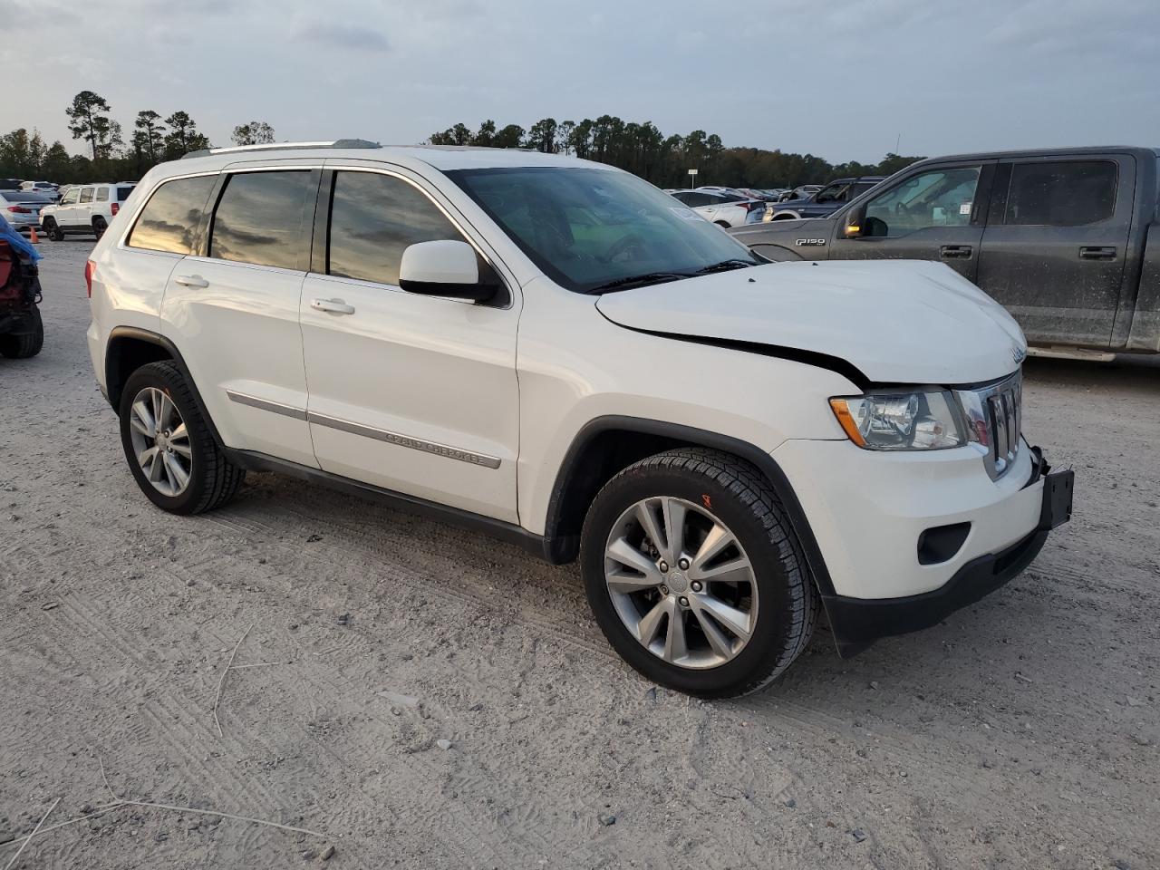 2012 Jeep Grand Cherokee - Image 4