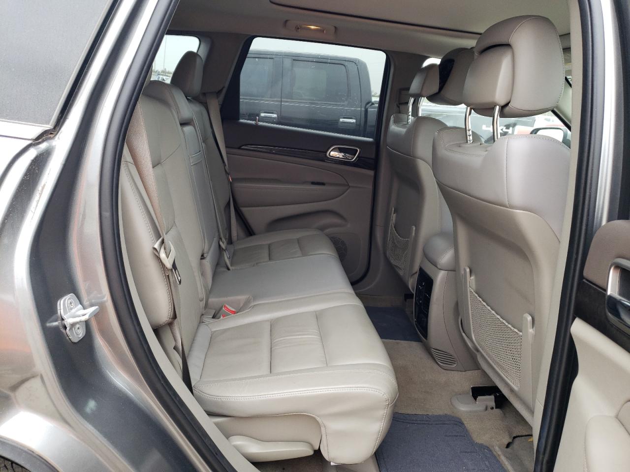 2013 Jeep Grand Cherokee - Image 11