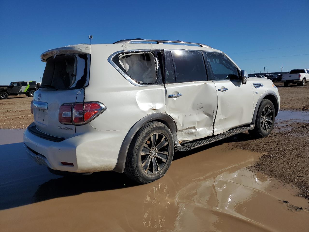 2017 Nissan Armada - Image 3