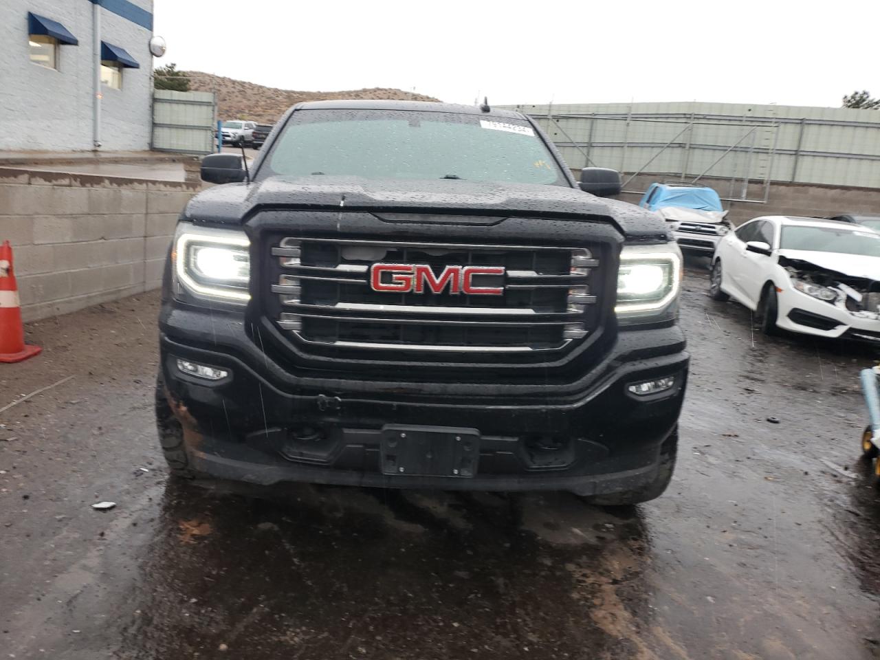 2017 GMC Sierra - Image 5