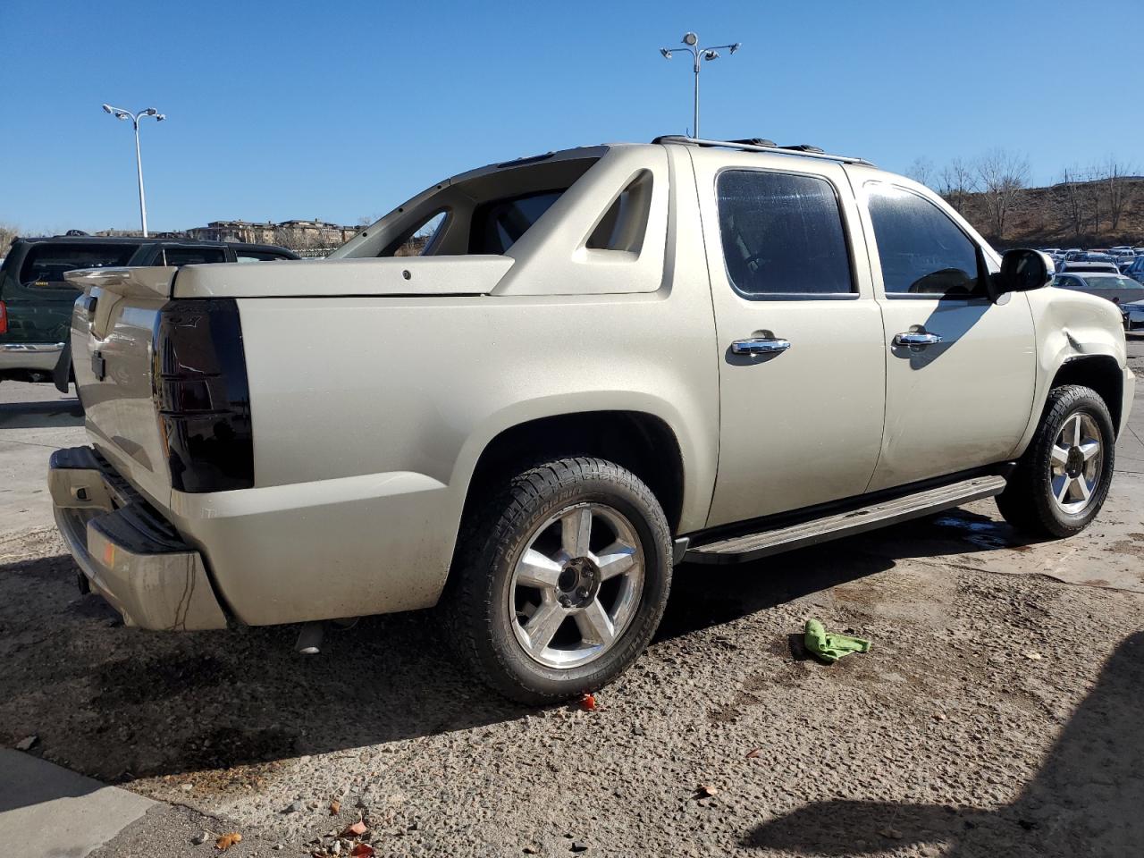 2007 Chevrolet Avalanche - Image 3