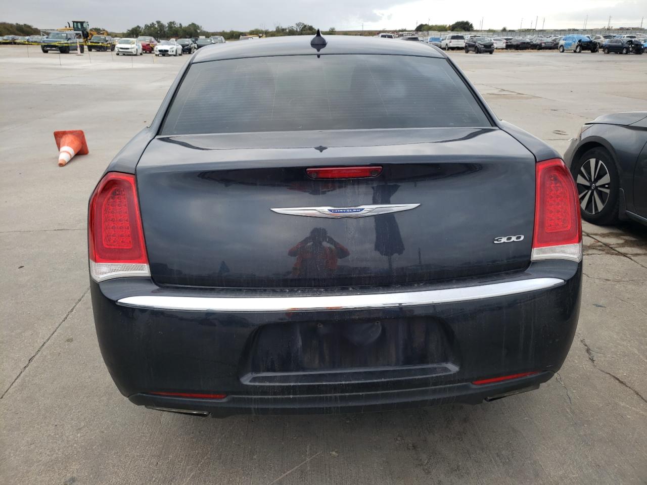 2018 Chrysler 300 - Image 6
