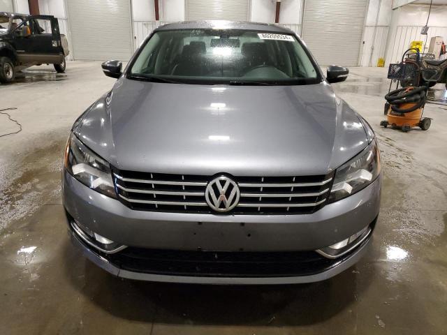  VOLKSWAGEN PASSAT 2013 Серый