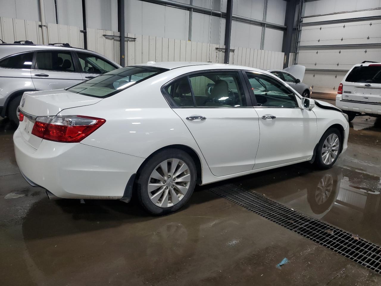 VIN 1HGCR2F81EA163335 2014 HONDA ACCORD no.3