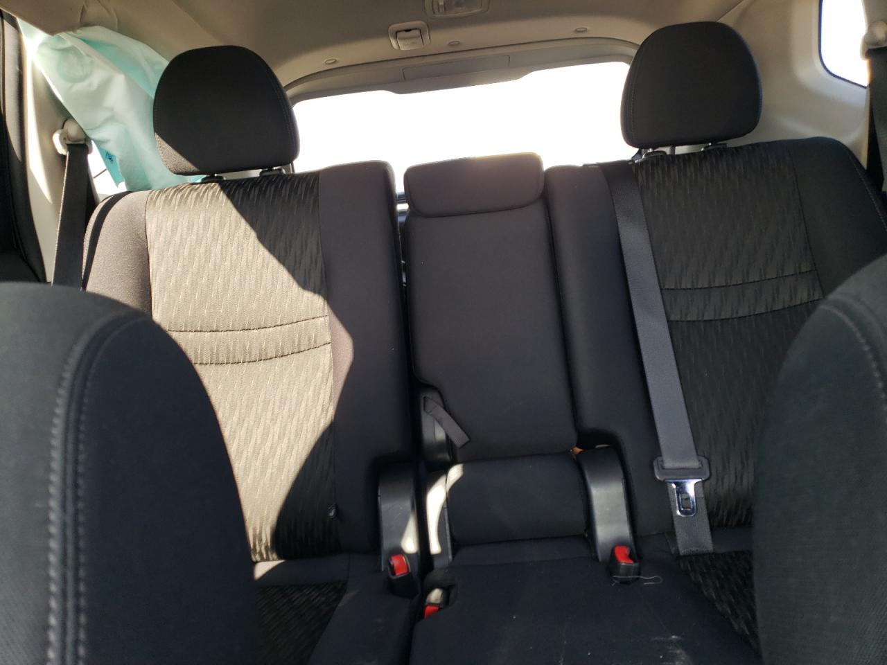 2018 Nissan Rogue - Image 10