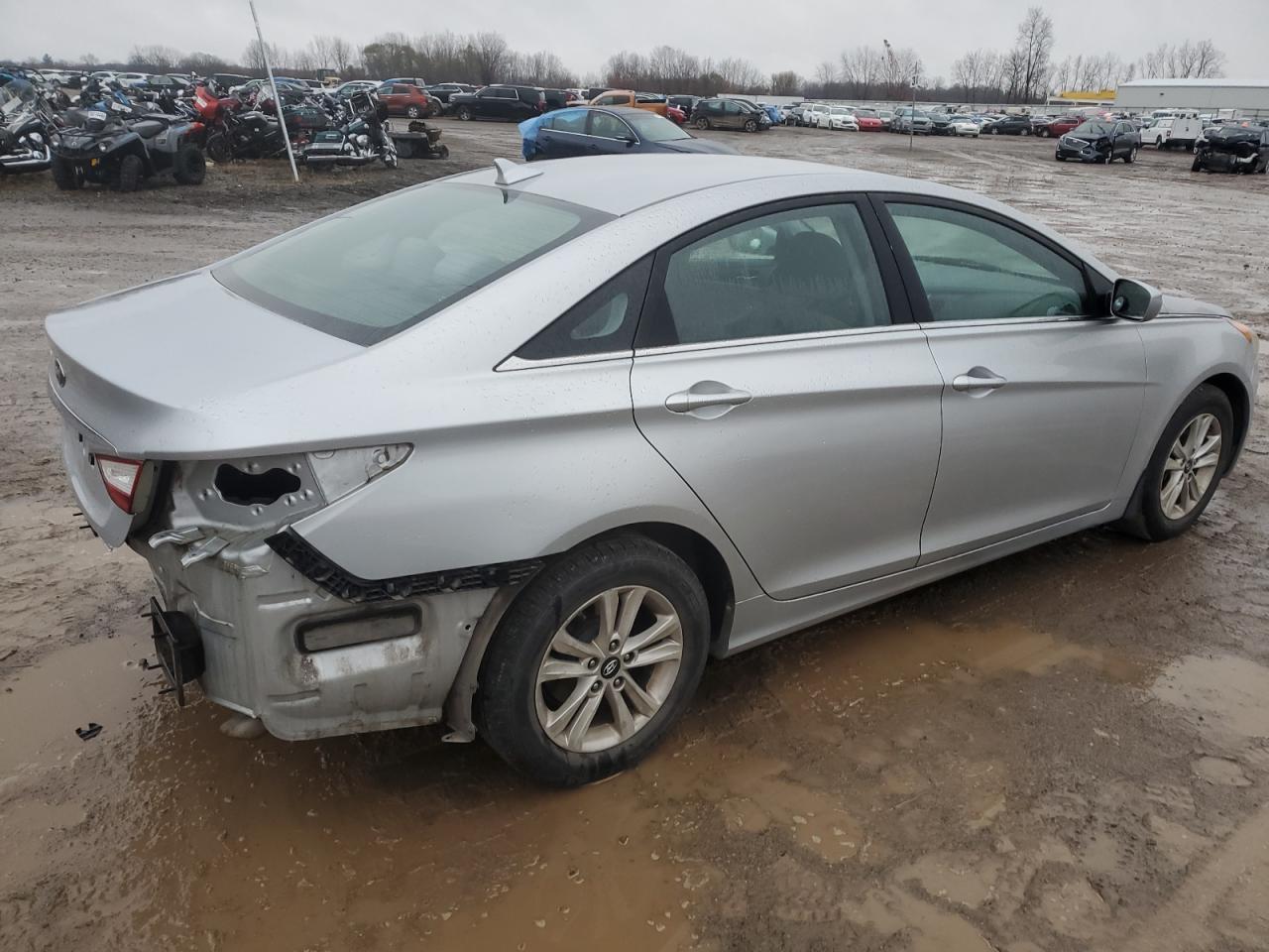 2011 Hyundai Sonata - Image 3