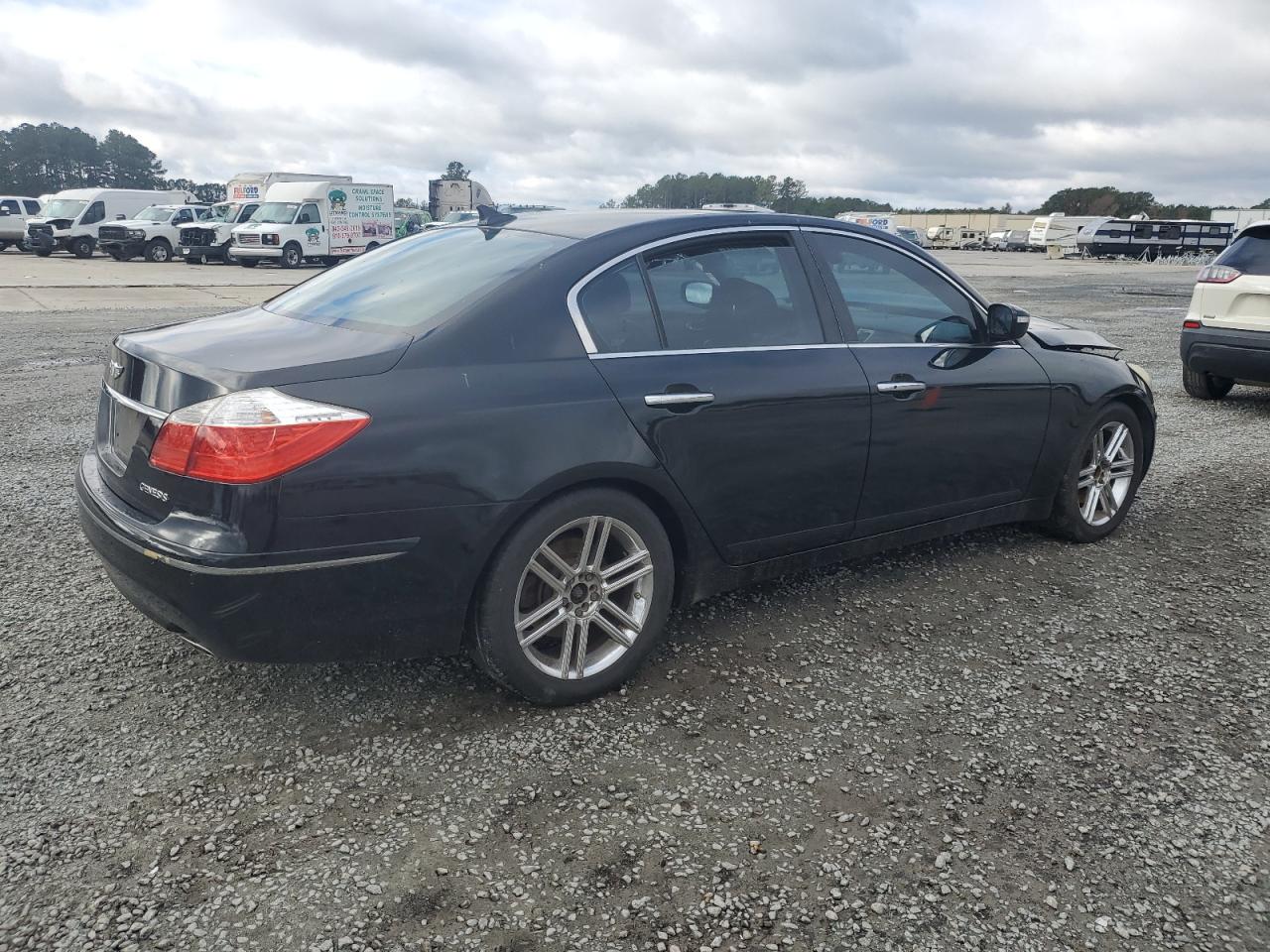 2009 Hyundai Genesis - Image 3