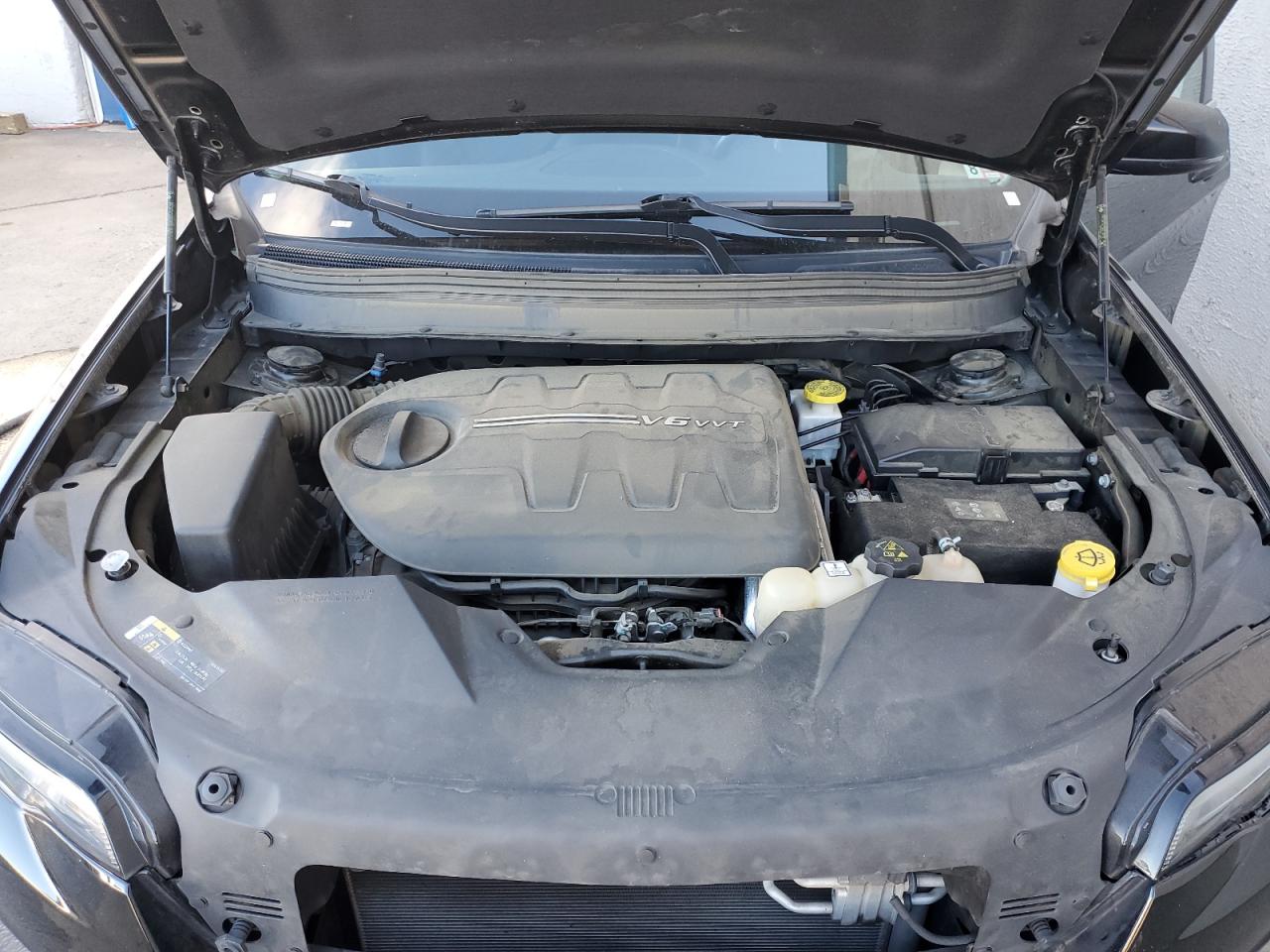 2019 Jeep Grand Cherokee - Image 12