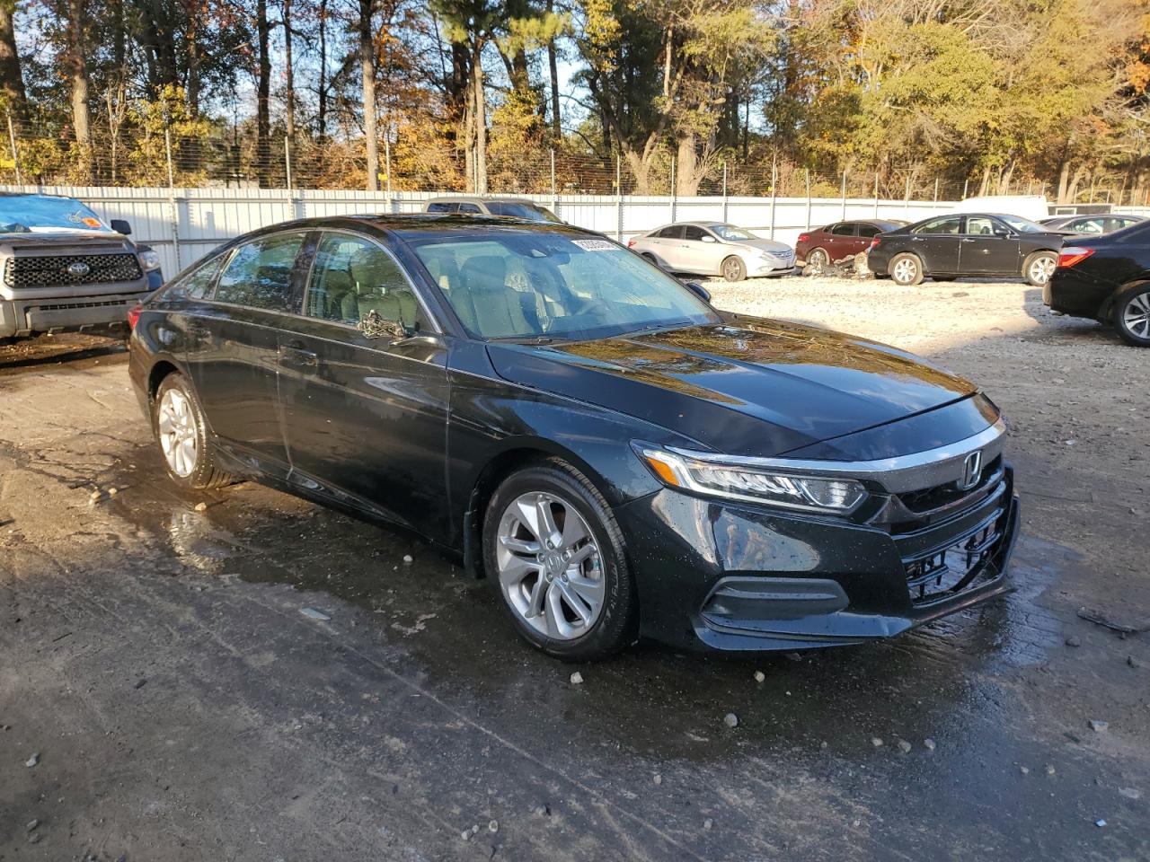 VIN 1HGCV1F16JA236685 2018 HONDA ACCORD no.4