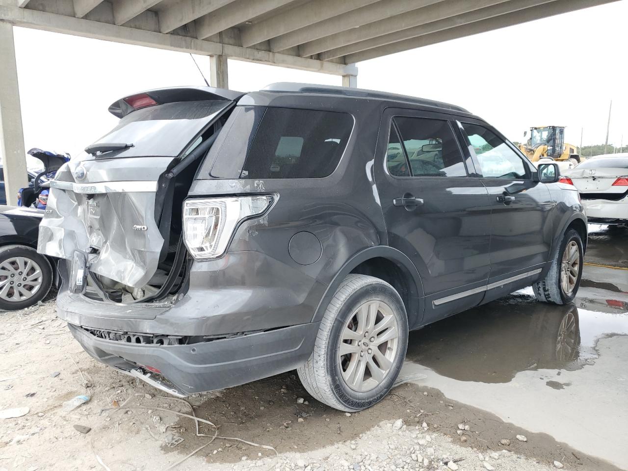 2019 Ford Explorer - Image 3
