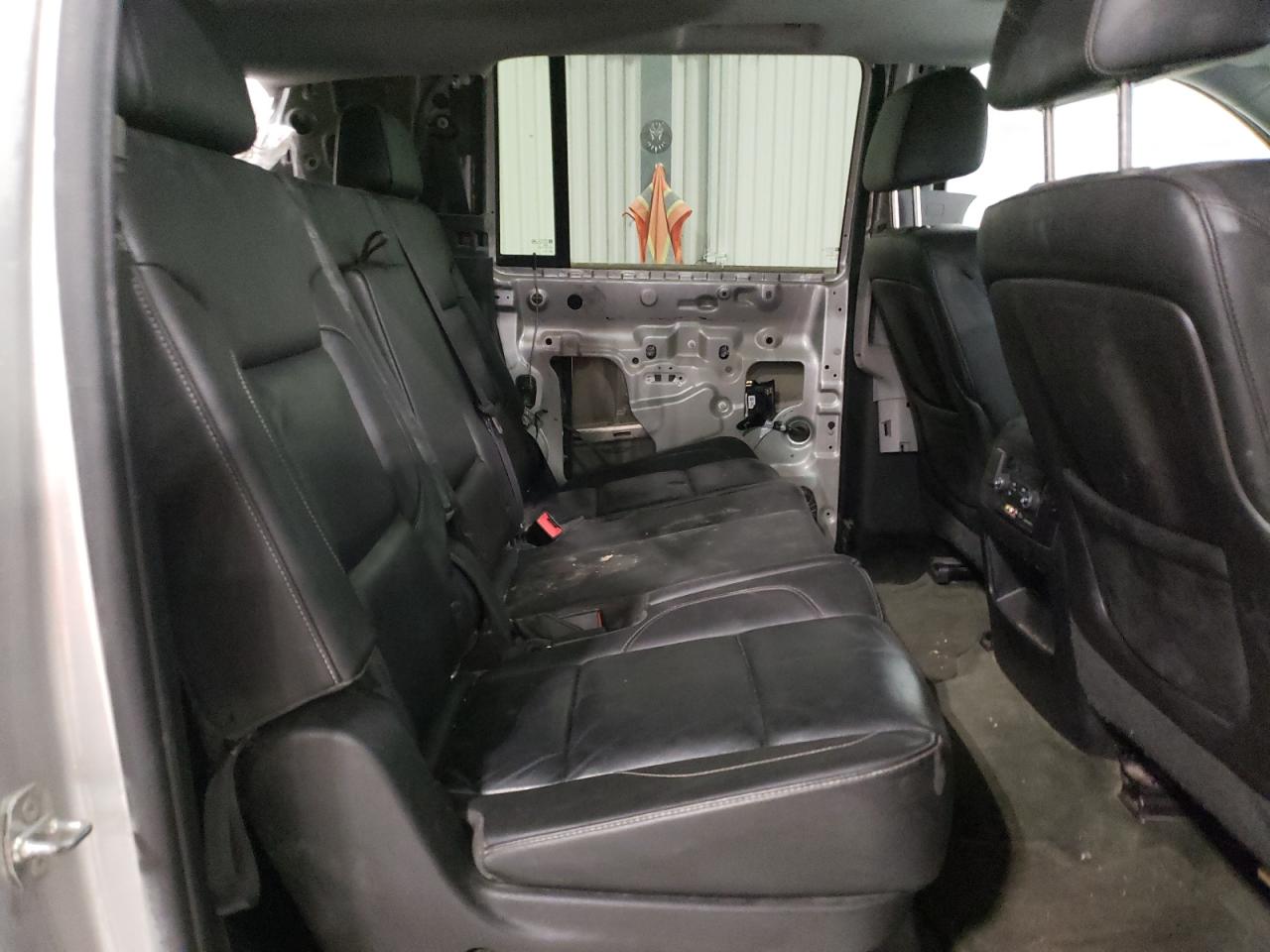 2015 Chevrolet Suburban - Image 11