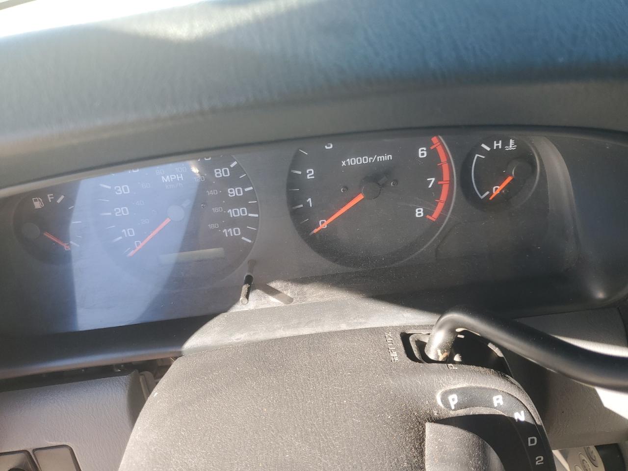 2001 Nissan Navara (Frontier) - Image 9