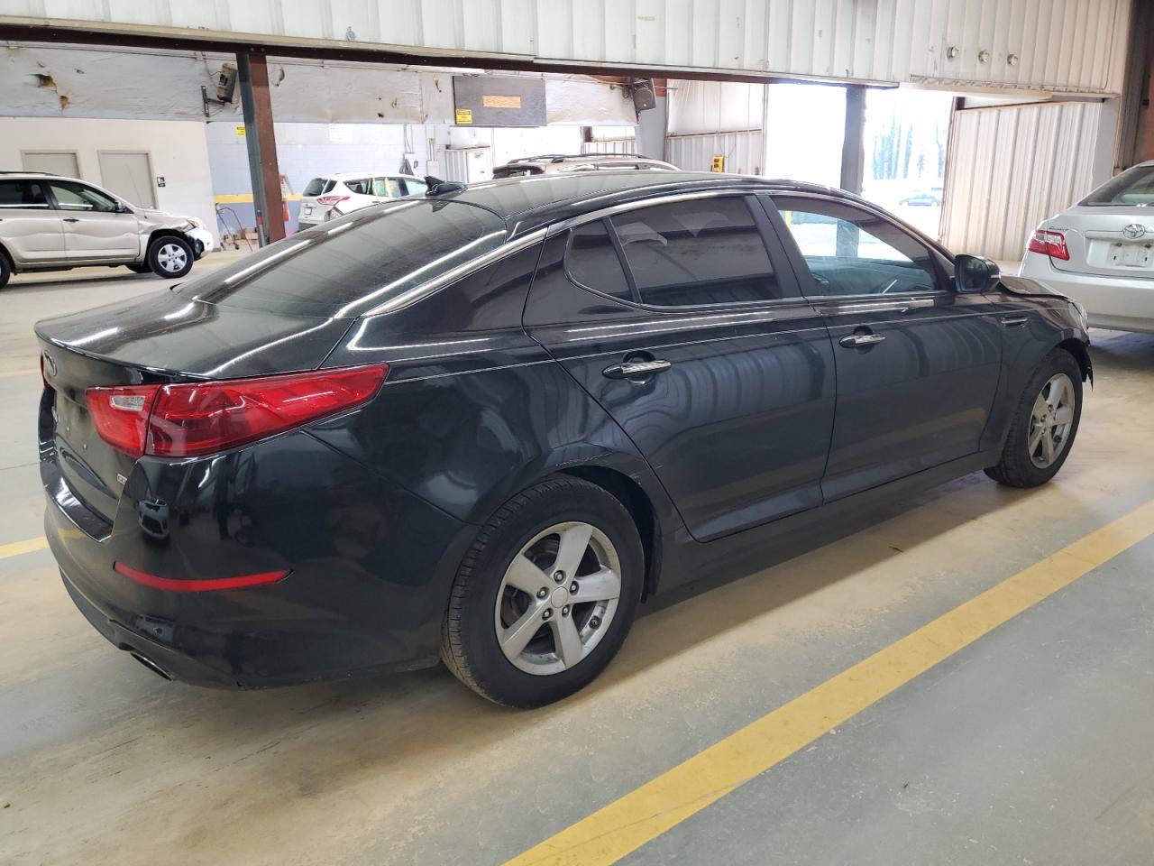 VIN 5XXGM4A74FG477401 2015 KIA OPTIMA no.3