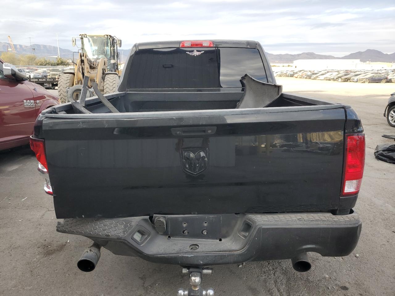 2016 RAM 1500 - Image 6