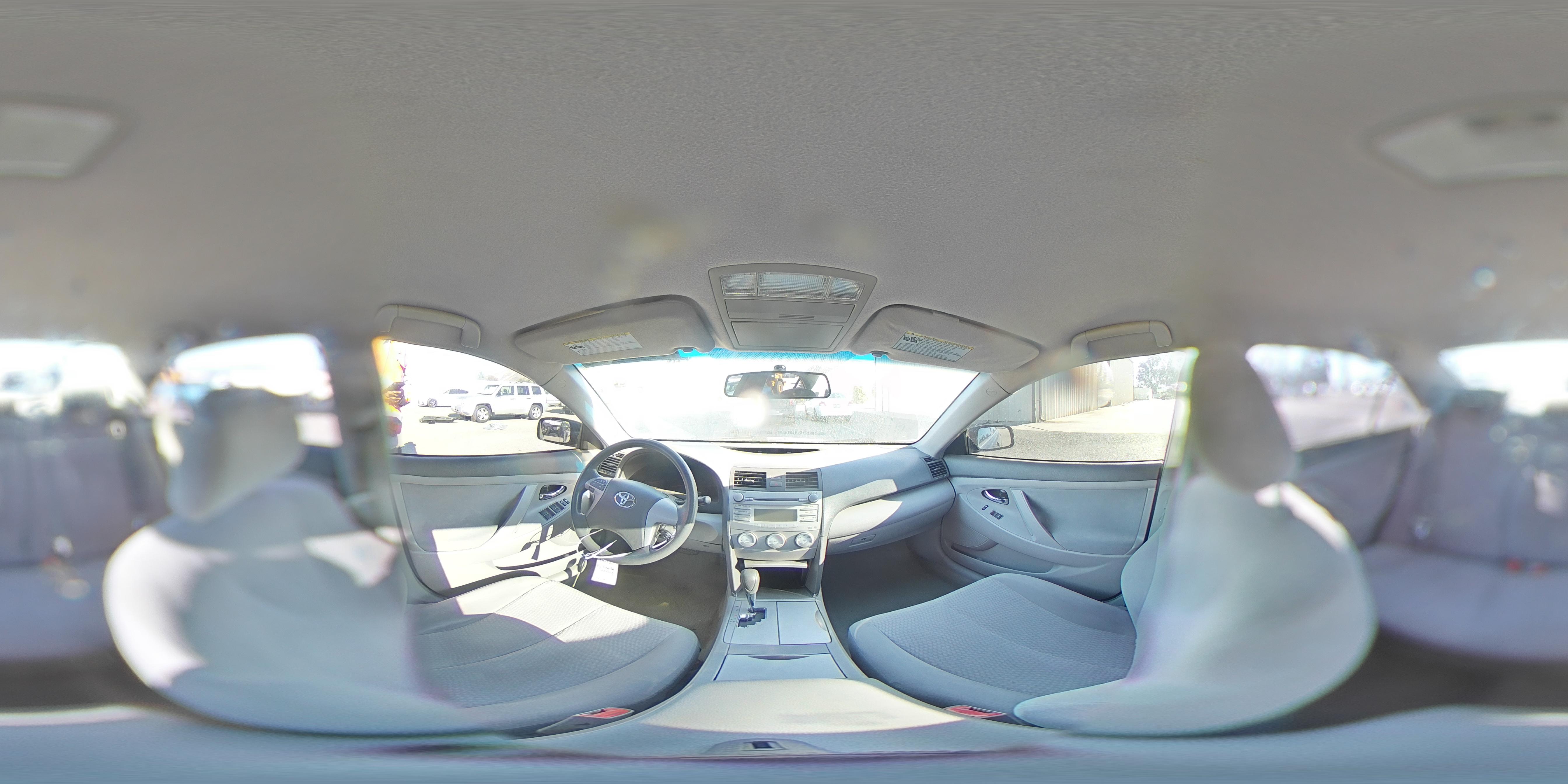 2010 Toyota Camry - Image 12