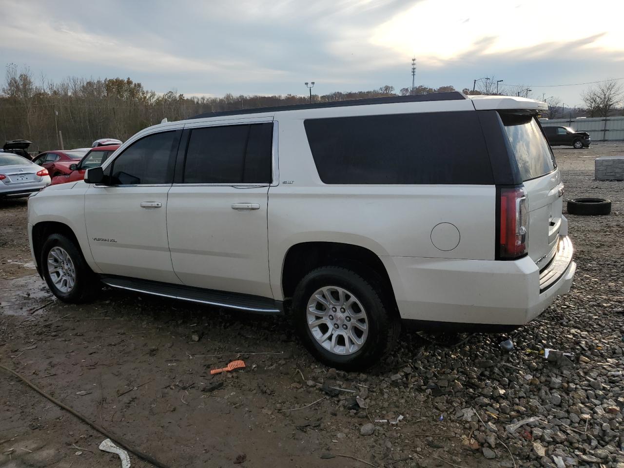 VIN 1GKS2HKC0FR563566 2015 GMC YUKON no.2