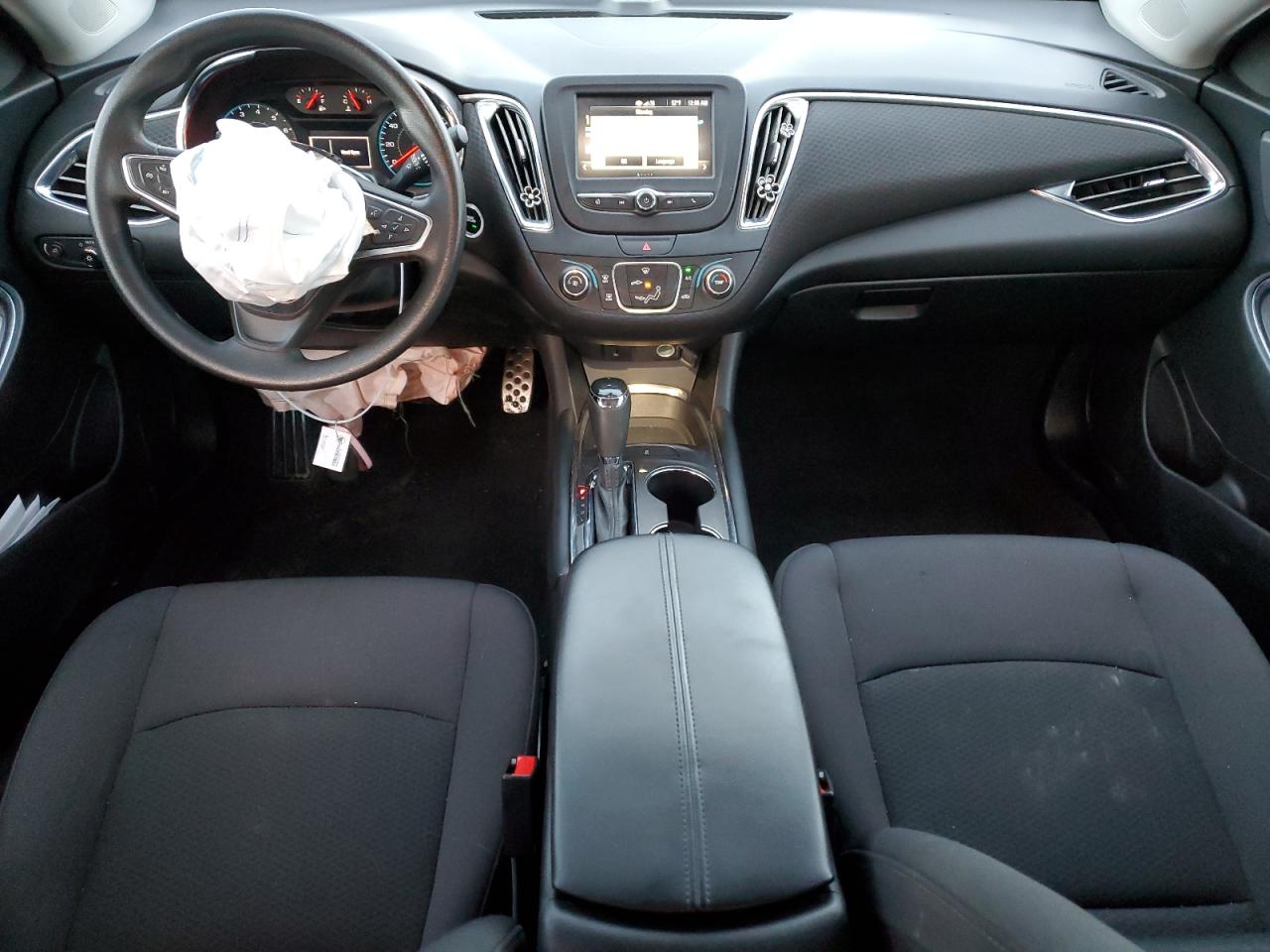 2017 Chevrolet Malibu - Image 8