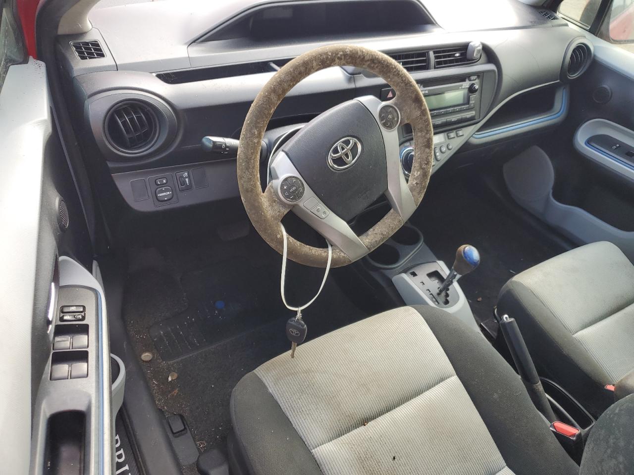 2013 Toyota Prius - Image 8