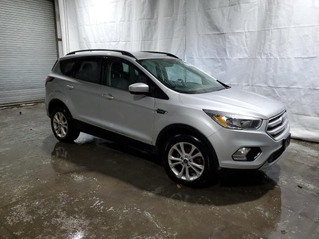  FORD ESCAPE 2018 Srebrny