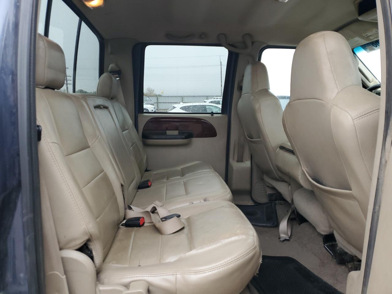 2006 Ford F350 - Image 10